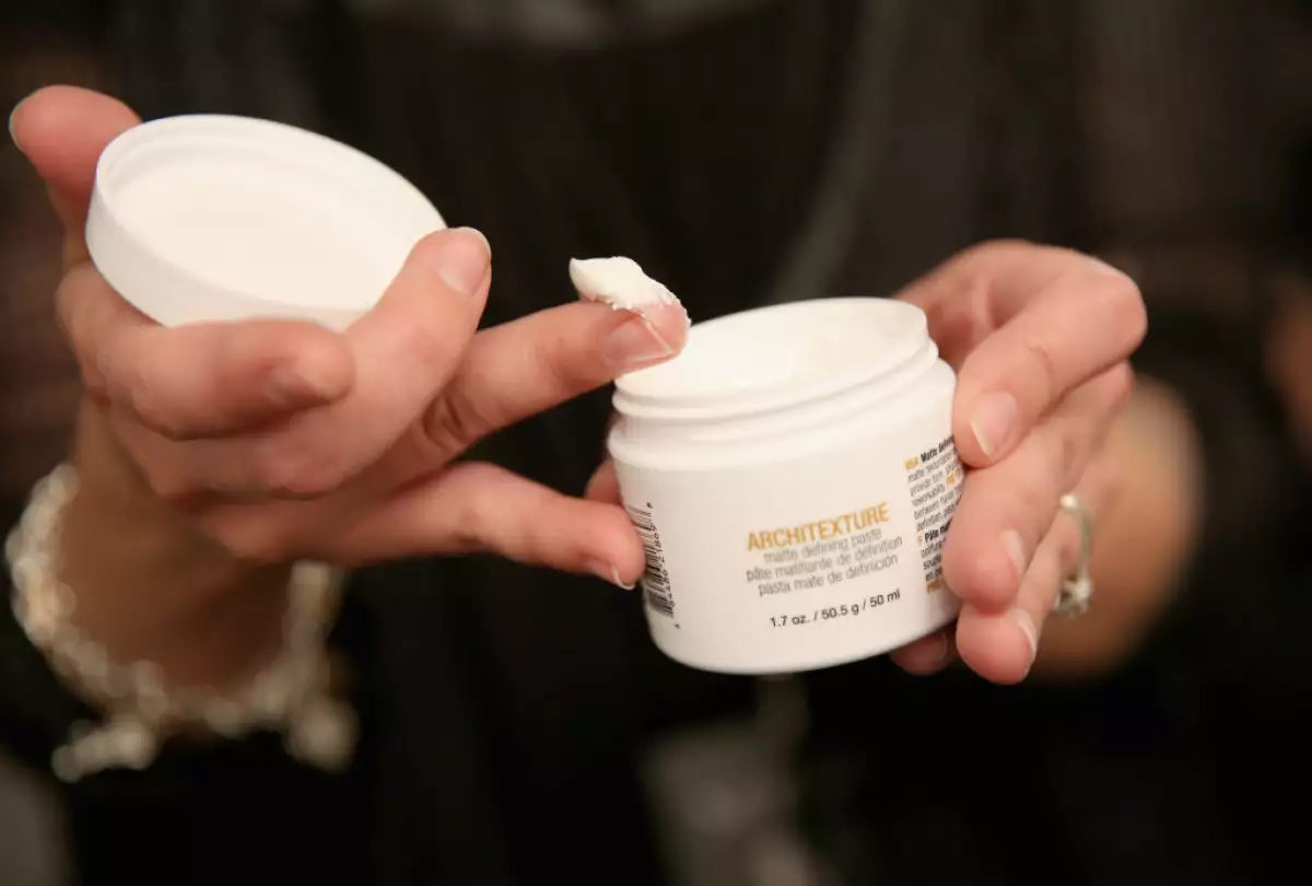 L'Oreal Professionnel Backstage at Nicole Miller - Fall '17