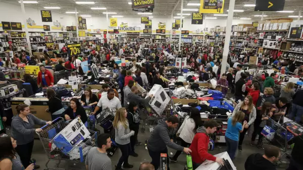 El Black Friday ya es una tradición no solo de EU: la historia de cómo se convirtió en una festividad mundial 