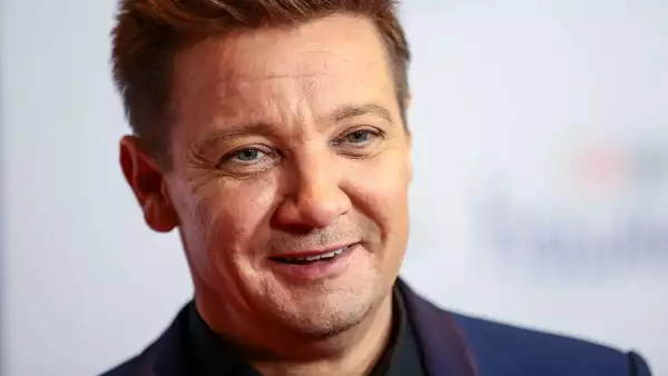 JEREMY-RENNER.jpg