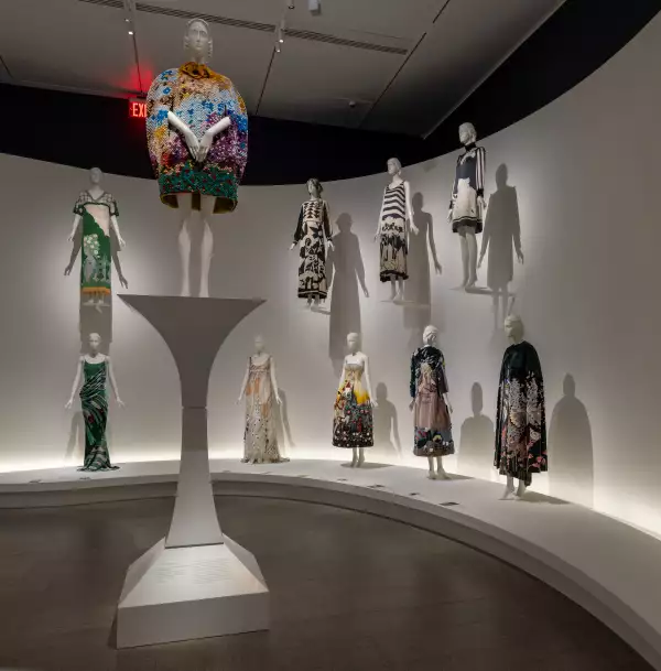 Foto: The Costume Institute; Karl Lagerfeld: A Line of Beauty (2023)
