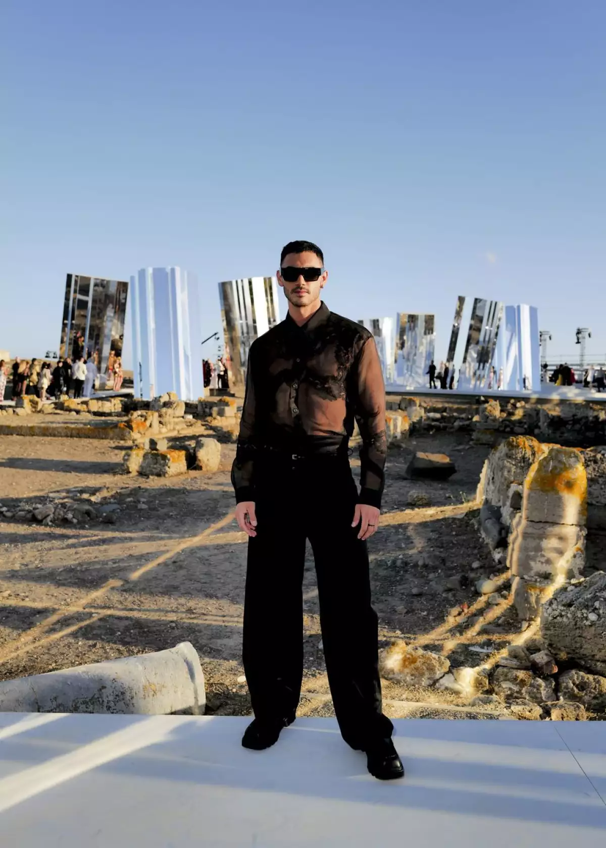 Lucien Laviscount, Alejando Speitzer y Alberto Guerra en alta moda de D&G