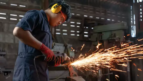 (Obrero trabajando)