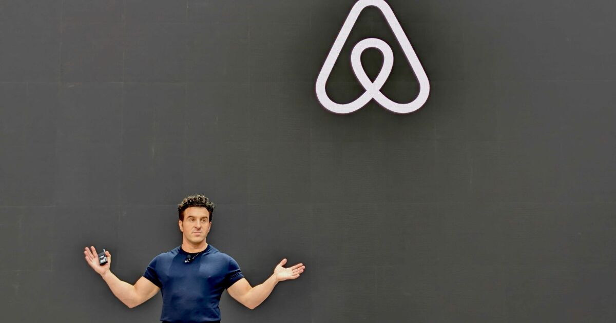 Airbnb se expande como superapp del turismo: ¿qué significa?