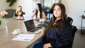 Las 10 carreras con más empleo en CDMX y cuánto ganan en promedio al mes