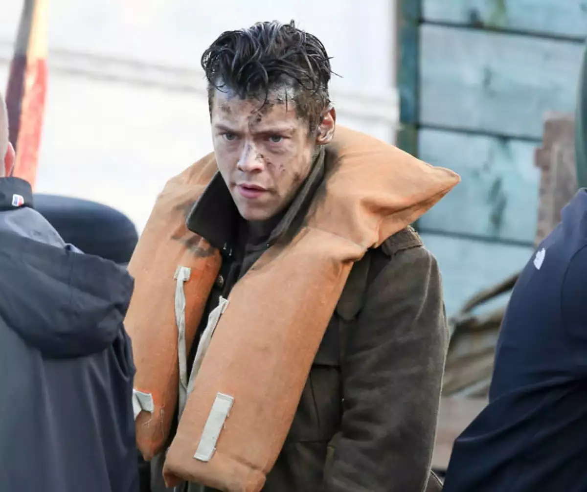 El cantante fue captado por los paparazzi con un aspecto sucio que circuló por todos los medios internacionales.