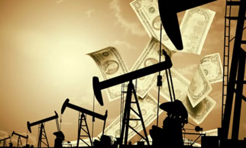 El Gobierno debe aprovechar la bonanza petrolera y fortalecer mecanismos que protejan sus ingresos en tiempos de “vacas flacas”. (Foto: Thinkstock.)