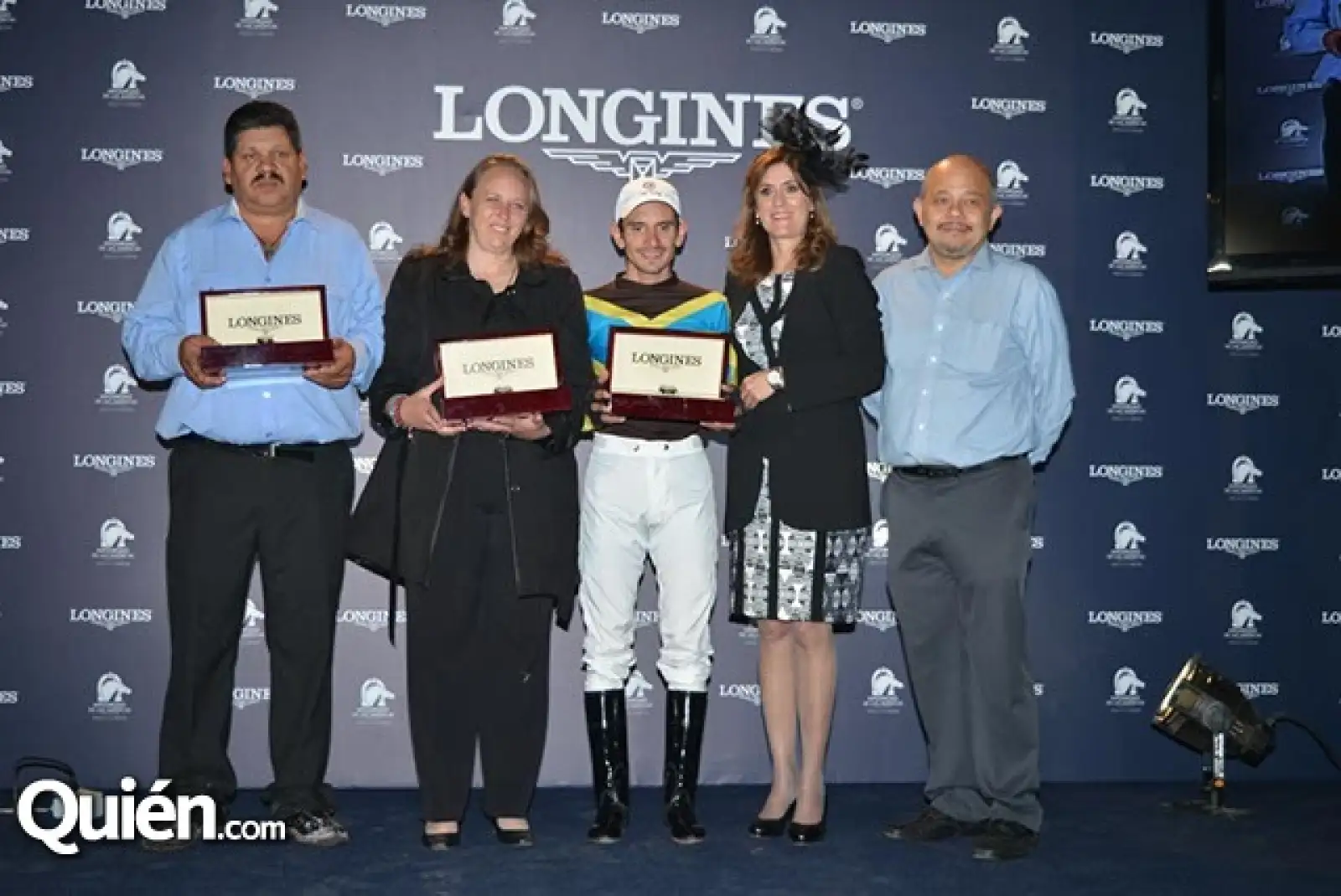 Samuel Cruz,Paola Martínez,Moisés González,Edith Chávez y Ricardo Mares.