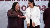 Citlalli Hernández y Ariadna Montiel durante la jornada de anuncios de los perfiles para coordinador.