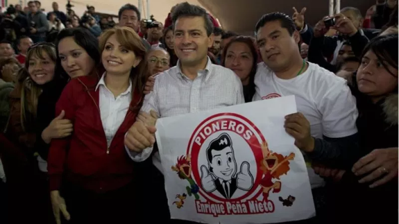 peña nieto en un mitin en Ecatepec