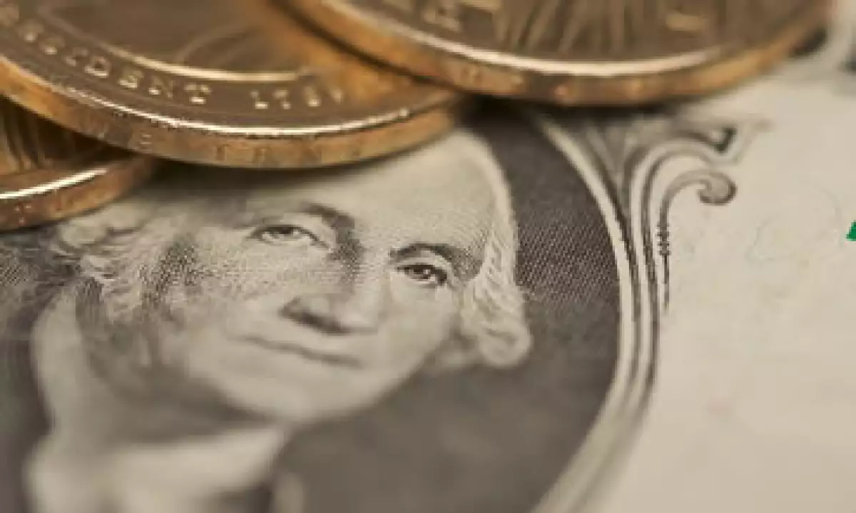 El tipo de cambio para solventar obligaciones en moneda extranjera pagaderas es de 12.6478 pesos. (Foto: AP)