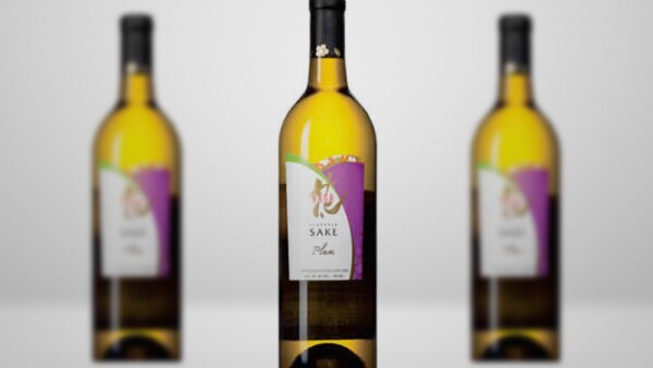 Sake embotellado en su última destilación con sabor agregado, por lo regular, ciruela y lychee. Como su nombre lo indica, Hana (flor), es ligero y dulce, como un licor de melocotón. Nivel de pulido: 40% Maridaje: frutas de la estación. Marca: Washoku