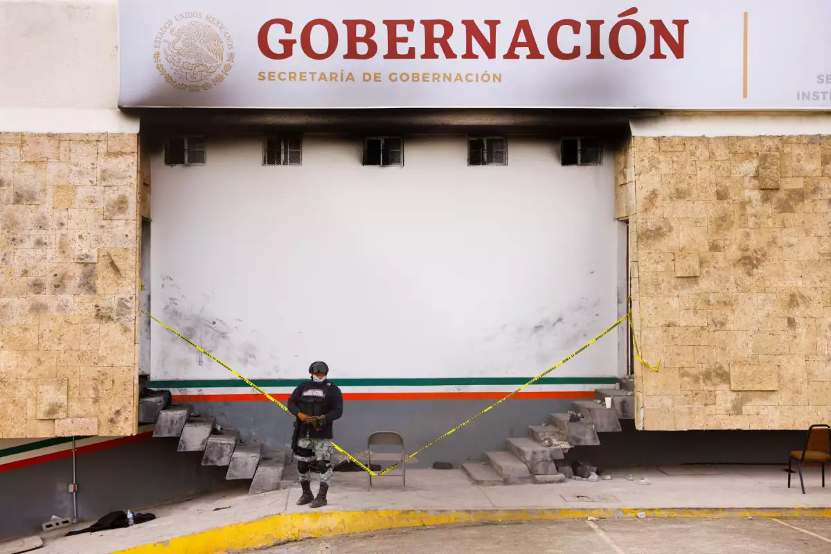 Estación migratoria después del incendio.