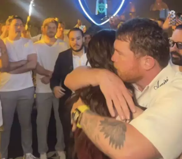canelo-y-emily-cinnamon-18-años.png