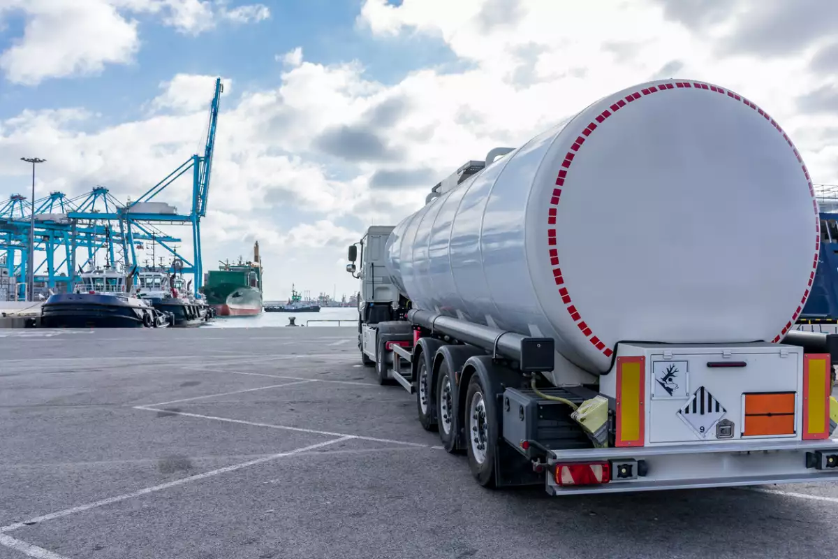 Mexico restablece permiso a Valero para importar combustibles