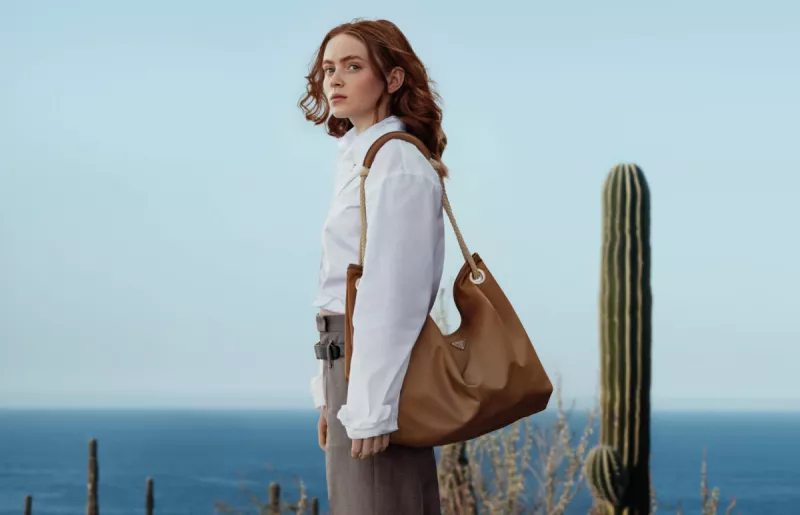 sadie-sink-prada-re-nylon-mexico.jpg
