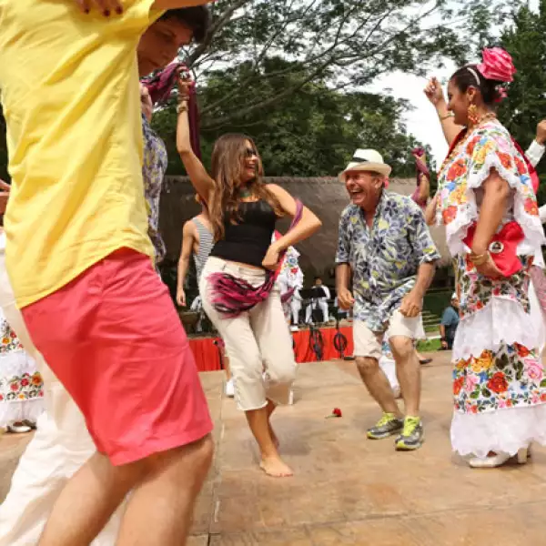 Durante el viaje, Sofía bailó en varias ocasiones. Aquí en Chichén Itzá.