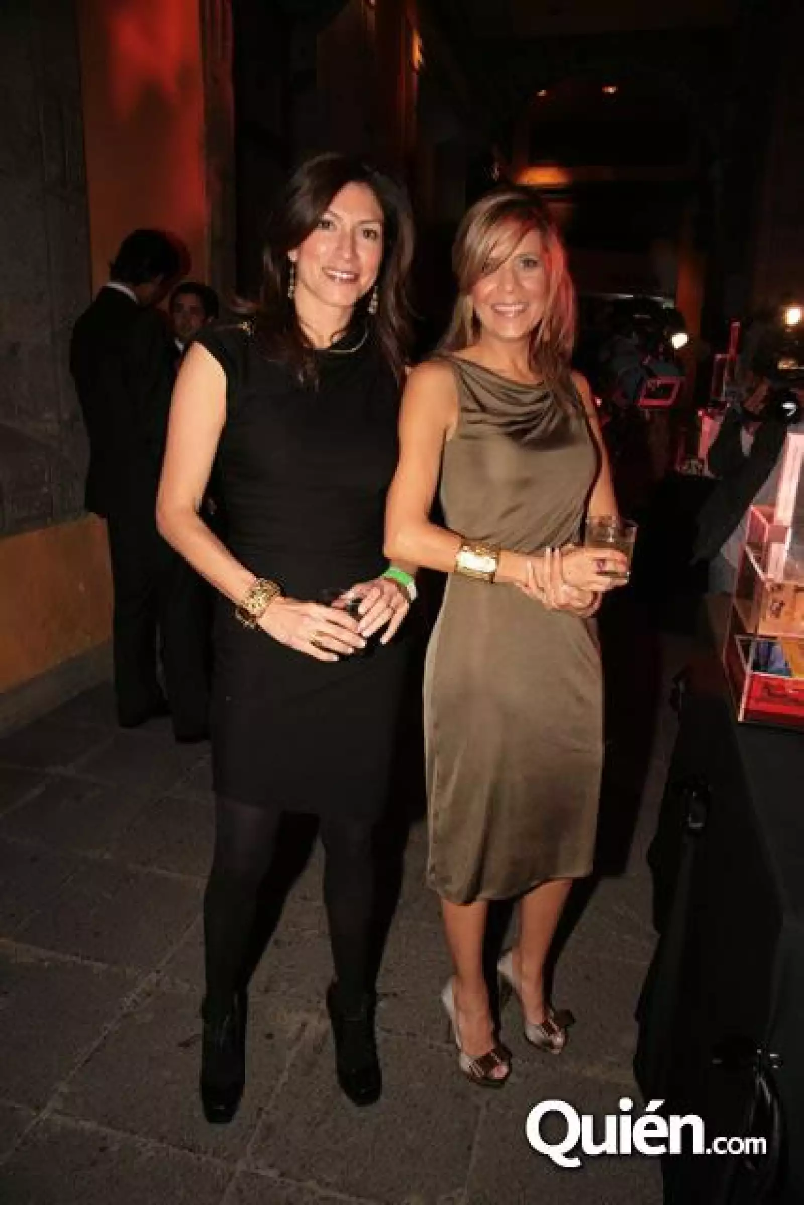 Cajas en subasta revive el arte