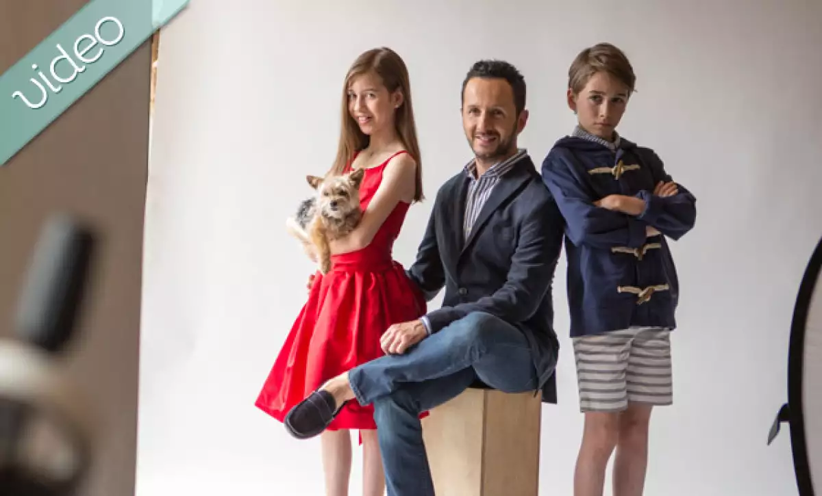 Desde la intimidad de su casa, Oscar Madrazo posó junto a sus hijos Anyk y Axel para Quién.