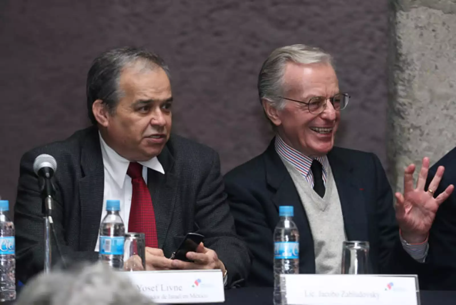 Homenaje a Jacobo Zabludovsky y Leon Davidoff.