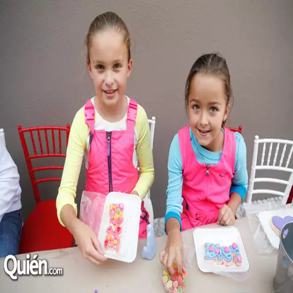 Priscila Witt,Nicole Witt