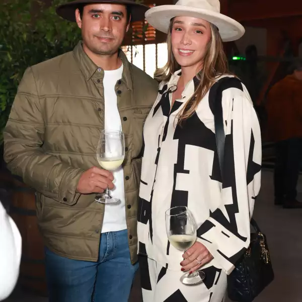  Eduardo Gil y Claudia Camarillo 