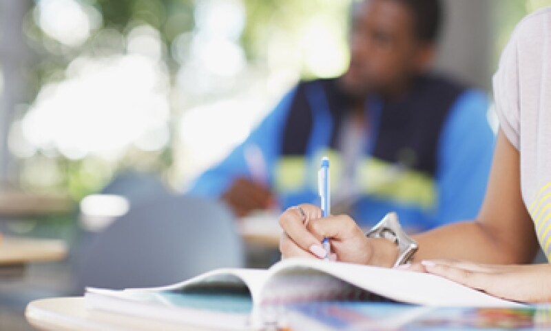 El bajo desempeño escolar es un motivo de deserción para dos de cada tres estudiantes que abandonan el bachillerato. (Foto: Getty Images)