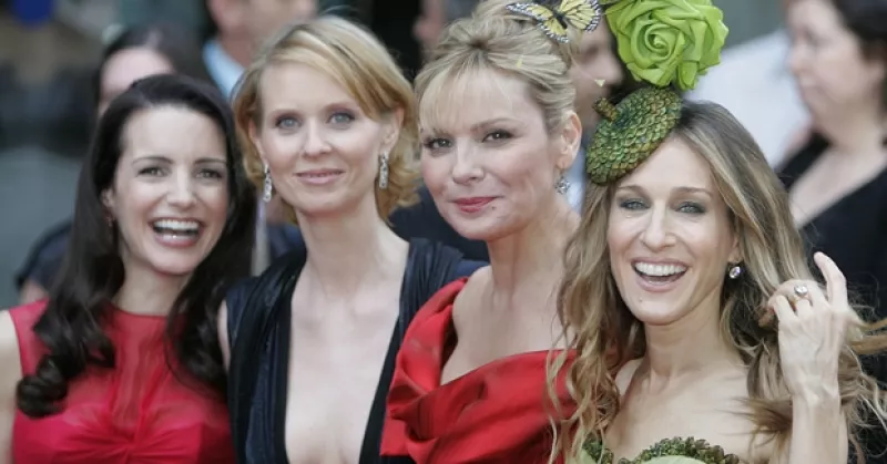 Carrie, Miranda, Charlotte y Samantha regresan para la esperada secuela de la taquillera película. El estreno será en verano y ya pueden verse las primeras escenas.