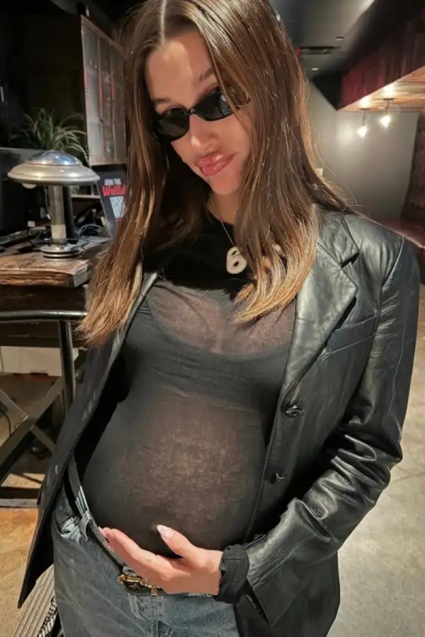 Hailey Bieber.jpg