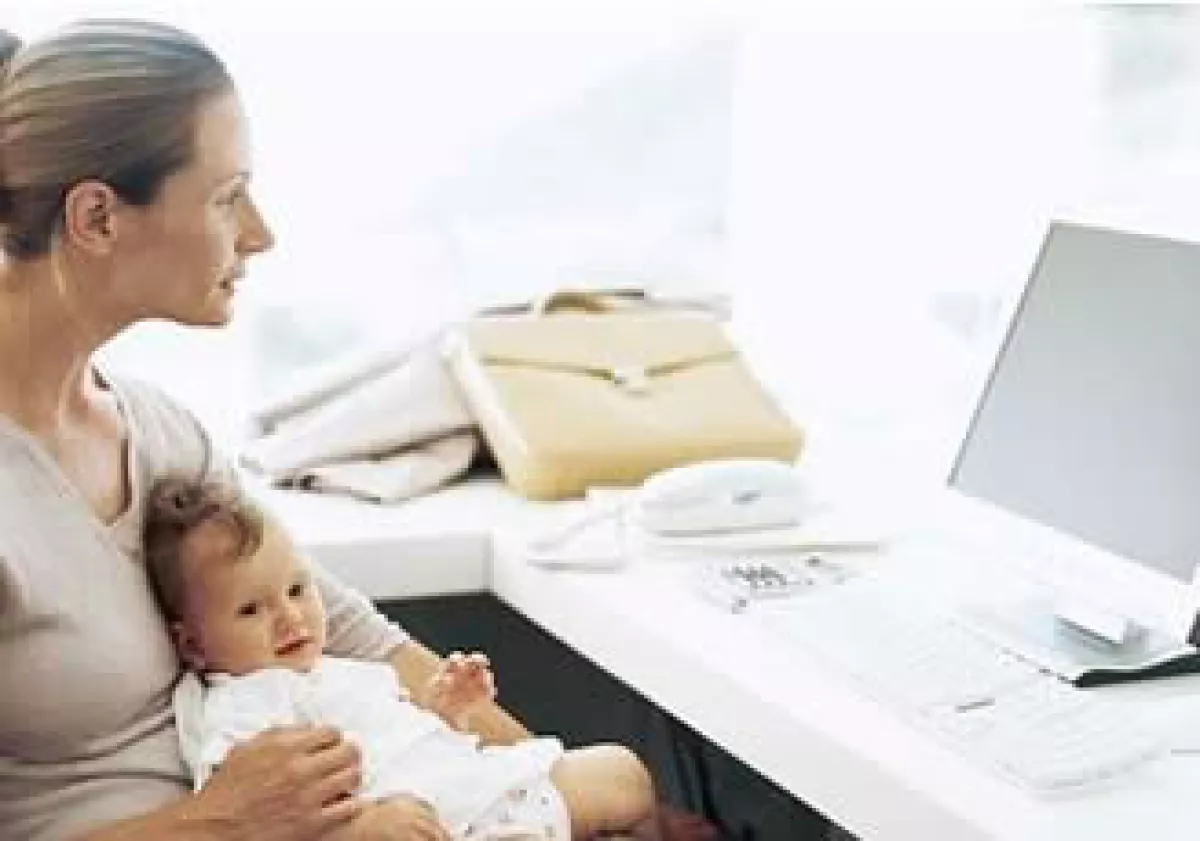 Los trabajos de medio tiempo pueden ser una buena opción para que las madres de familia no abandonen las empresas. (Jupiter Images)
