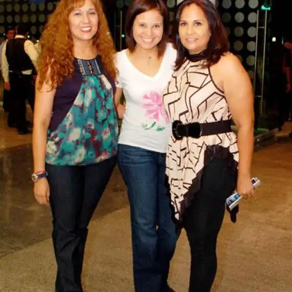 Sandra Rivera,Adriana Rivera y Nidia Rivera