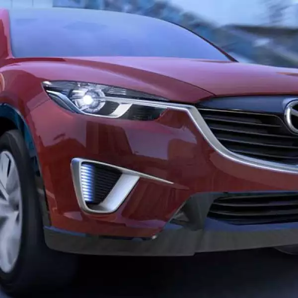 Es la primera serie de vehículos de la japonesa bajo el mando del diseñador Masashi Nakayama. Este modelo, con características de SUV, estará disponible en el mercado asiático al inicio de 2012.