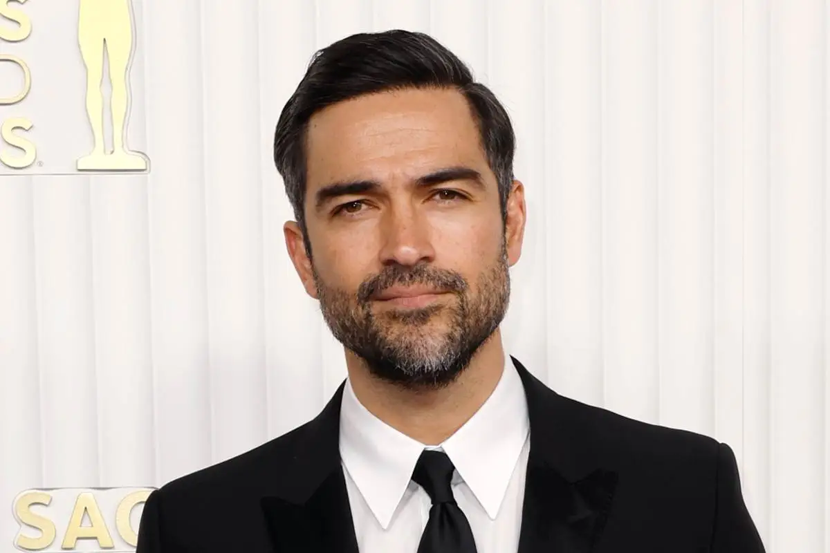 alfonso-herrera (1).jpg