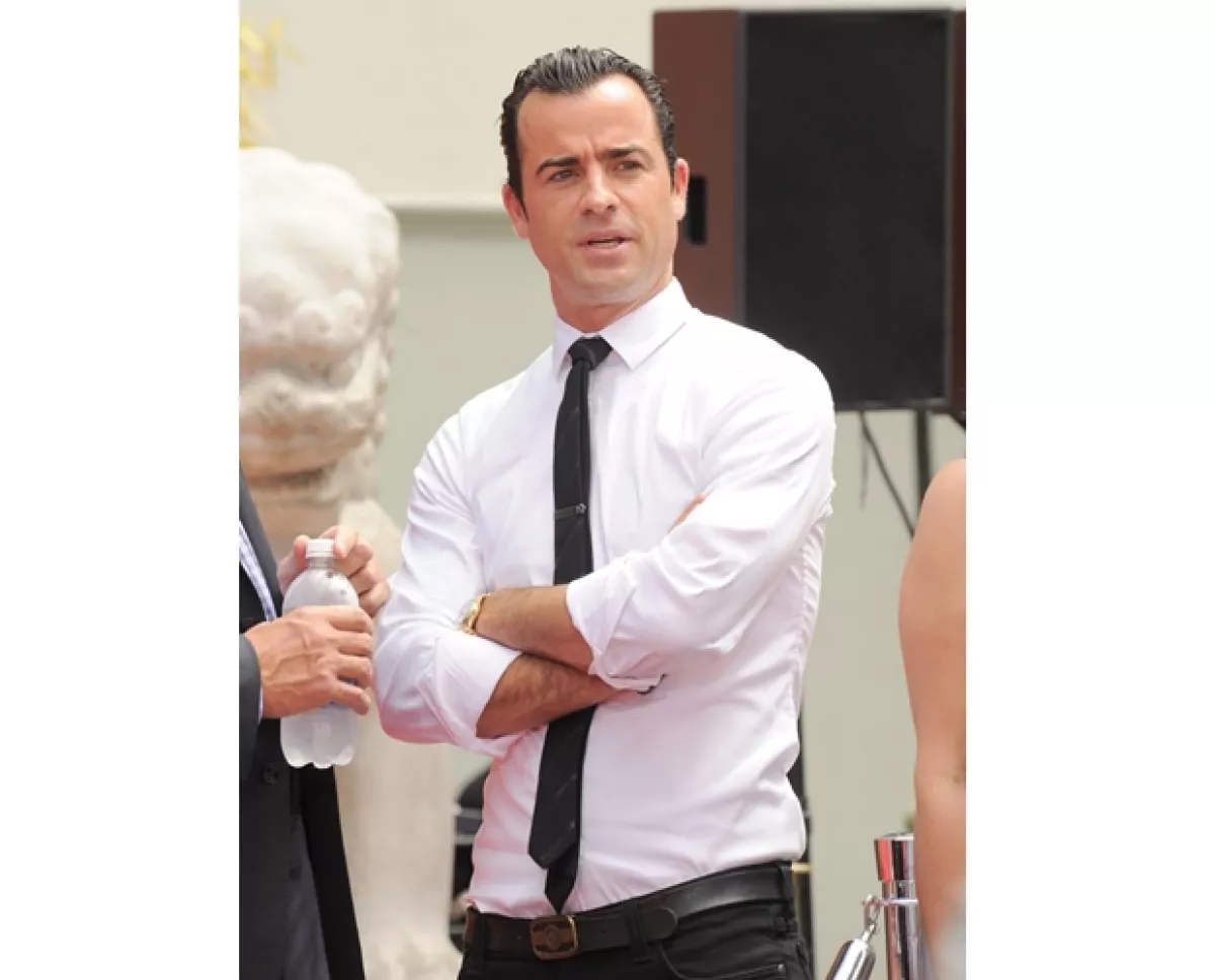 Es guionista, actor y director.
