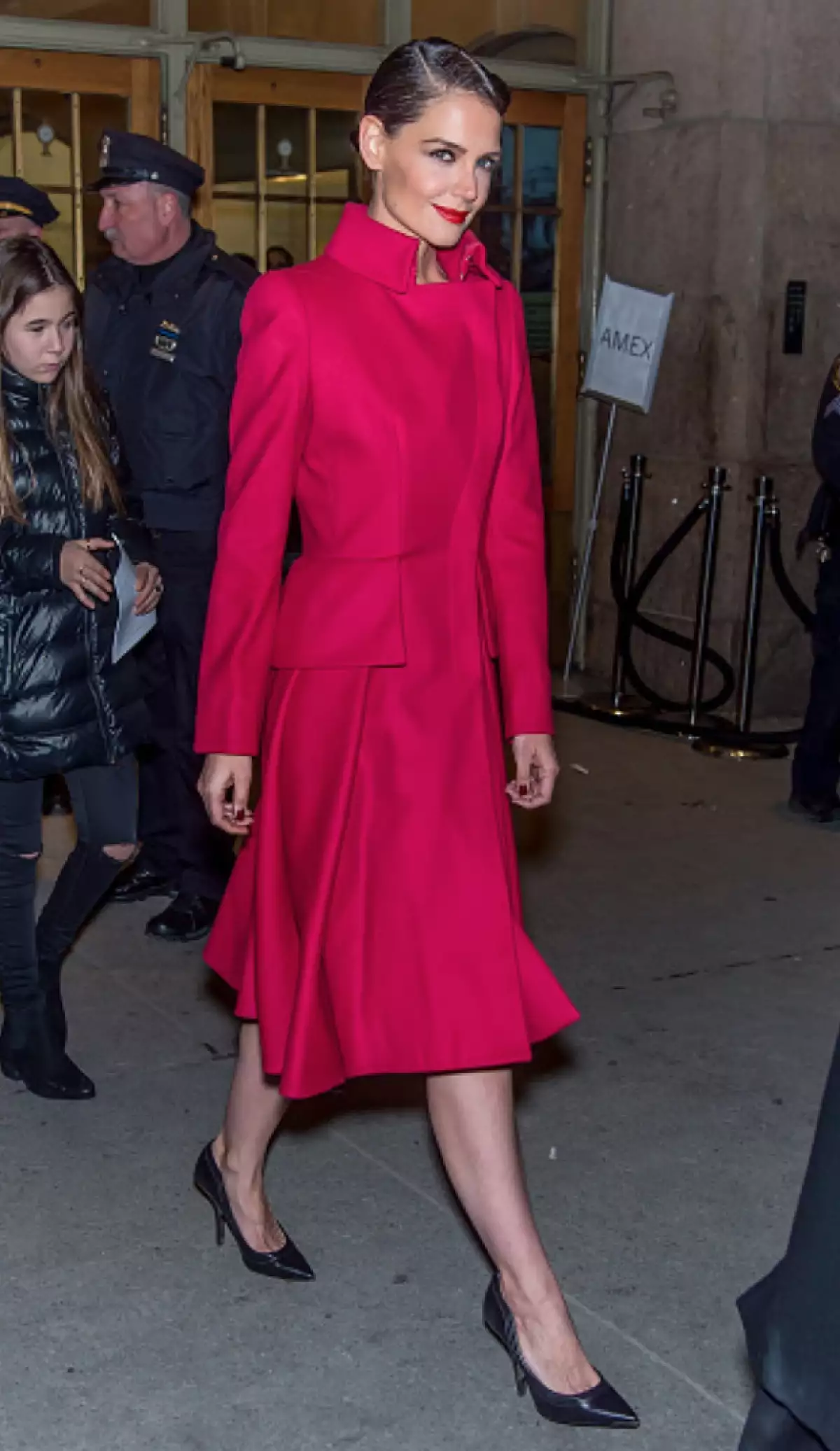La actriz de 36 años ha figurado en los más recientes shows de moda luciendo elegante y sofisticada en sus outfits. Aquí los mejores.
