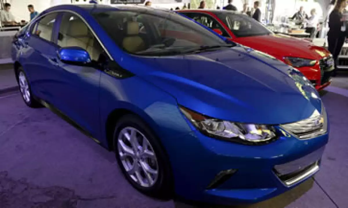 El vehículo eléctrico Chevrolet Volt de 2016, de General Motors, fue presentado en el Autoshow de Los Ángeles. (Foto: Reuters)