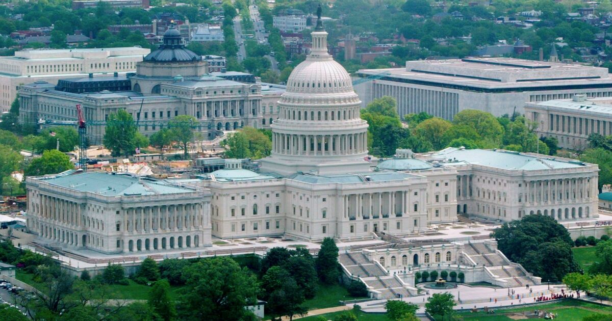 Moody's, ABD'nin kredi notunu devlet borcuna göre “AA1” olarak azaltır