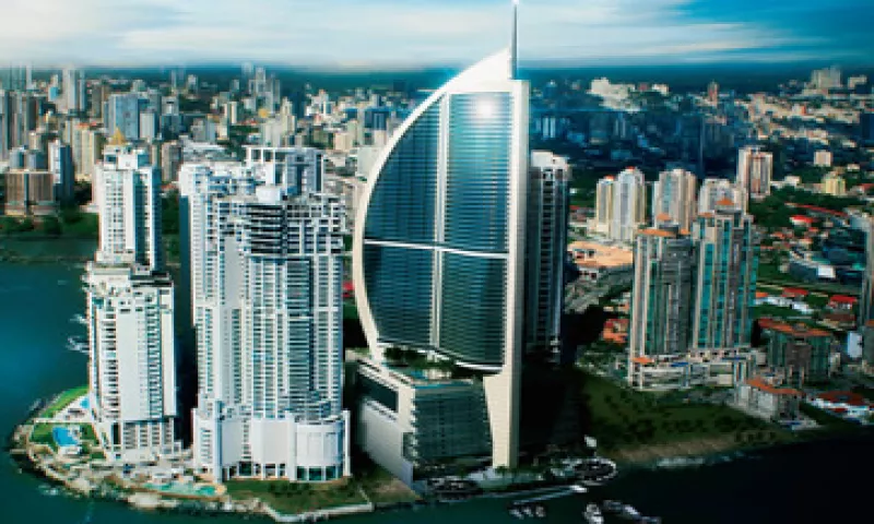 La torre Trump en la península de Punta Pacífica, en Panamá, cuenta con 70 pisos y está próxima al distrito financiero del país latinoamericano. (Foto: Especial)