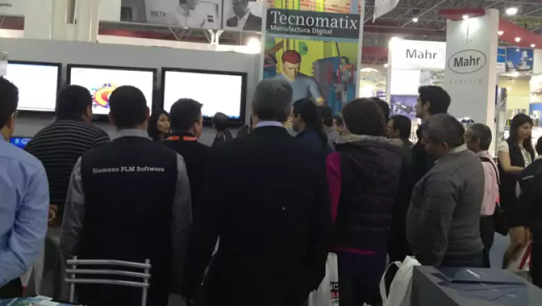 En el estand de Siemens pudieron familiarizarse con el software m�s actualizado en ciclo de vida del producto