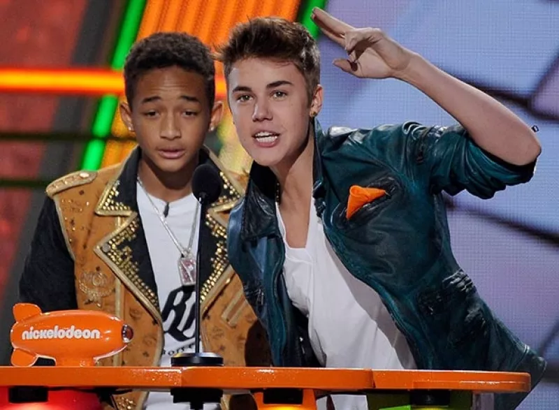 Estos jóvenes pertenecen a la nueva generación de estrellas: Jenner, los Smith, Justin Bieber, Moisés Arias y Hailey Baldwin son el círculo de amigos que acapara actualmente los medios de comunicación