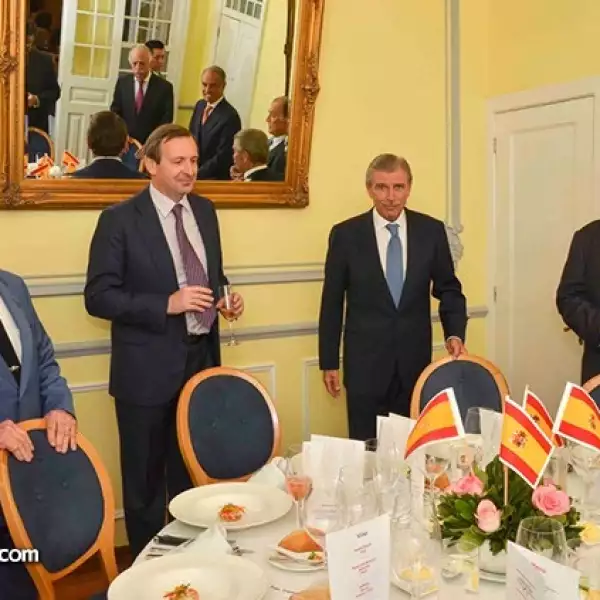 Don Antonio Cosío, Luis Fernández Cid, Embajador de España, Luis Gálvez y José María Basagoiti