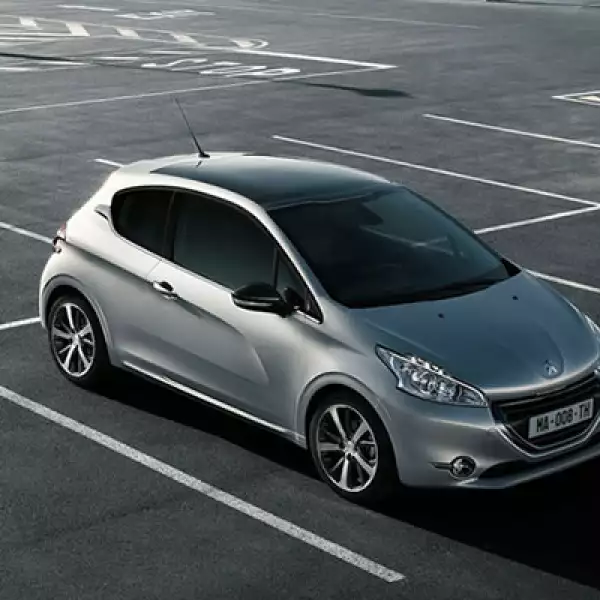 El ‘hatchback’ se basa en los principios de belleza, ligereza, dimensiones compactas, ecología e innovación.