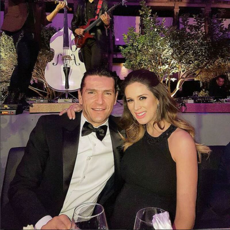 La conductora y el abogado se dejaron ver muy enamorados la boda del hijo del político y Eugenia Guajardo, celebrada este fin de semana.