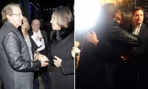 Pese a que se dijo hubo tensión a la llegada de Carlos Villagrán, algunos testigos captaron el momento en que Villagrán y Florinda Meza se dieron un abrazo.