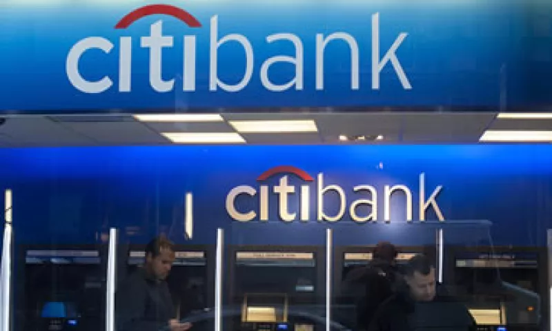 El banco pagará 4,500 mdd en efectivo y el resto en proporcionar asistencia al consumidor. (Foto: Reuters)