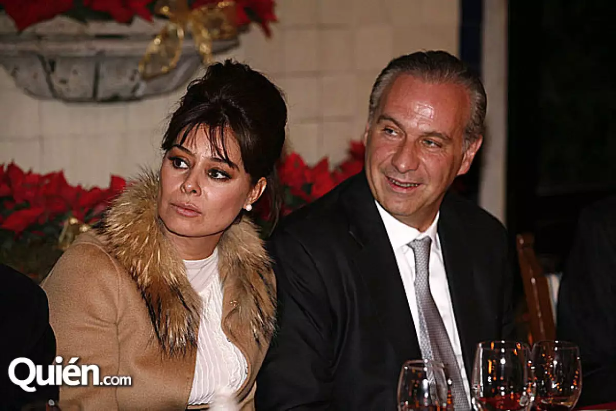 Yadhira Carrillo,Juan Collado