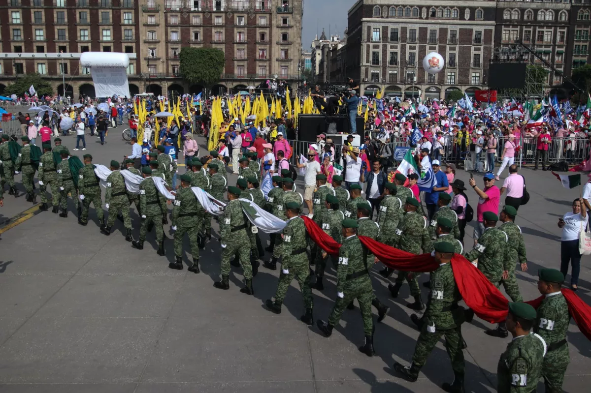 bandera zocalo marea rosa