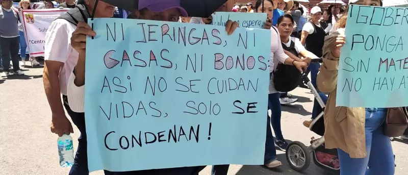 Trabajadores de IMSS Bienestar protestan en la Ciudad de México