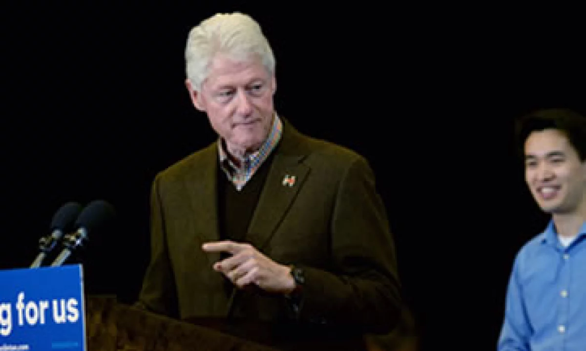 Bill Clinton rindió tributo a Hillary Clinton destacando su determinación de tener un país más seguro. (Foto: AFP )