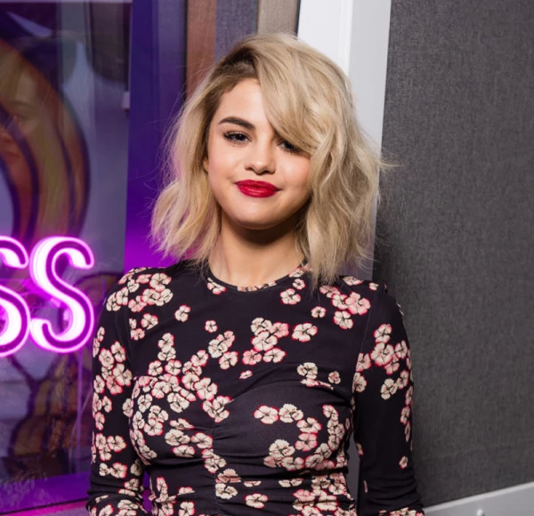 SELENA-GOMEZ-ALLEN