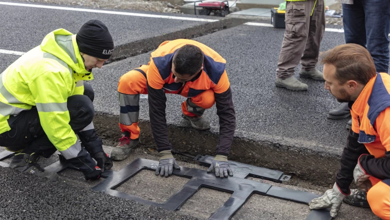 La carretera de Aleatica que carga coches por inducción